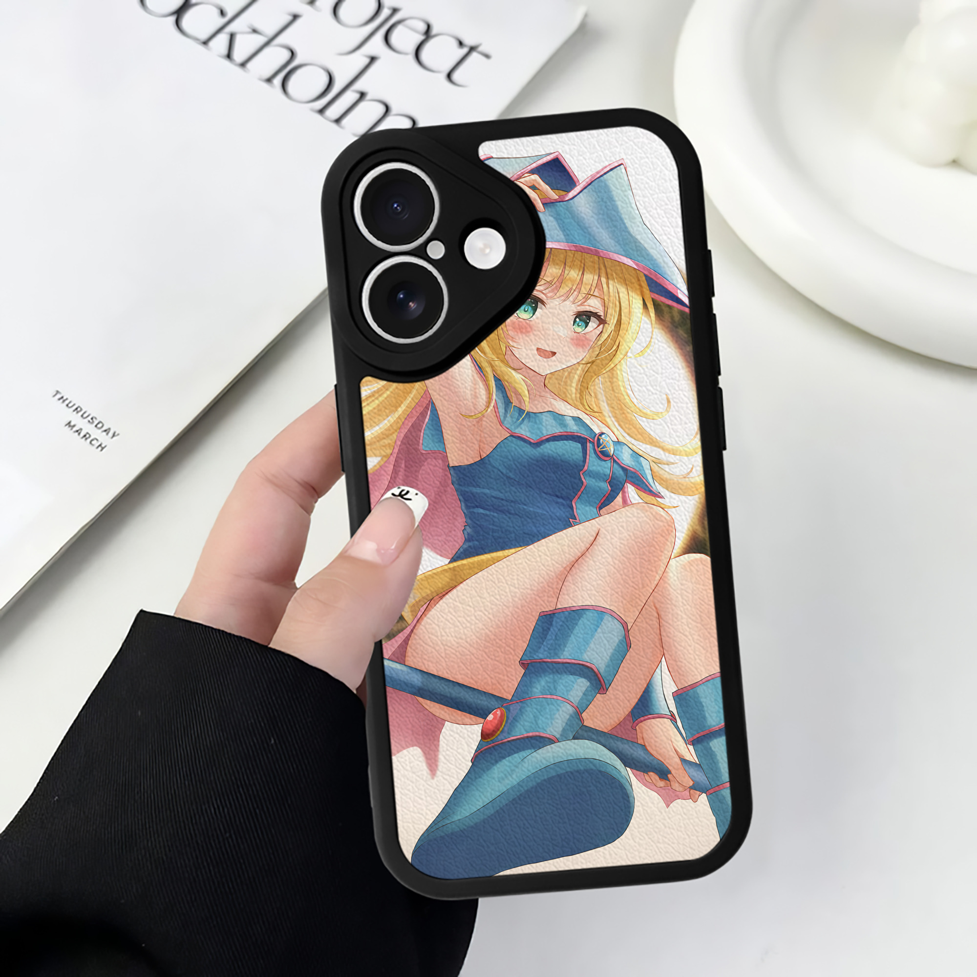 （画像用） 遊☆戯☆王 Yu-Gi-Oh! 【iPhone 16シリーズ対応】シリコンスマホケース（レザー調） 材質：シリコン